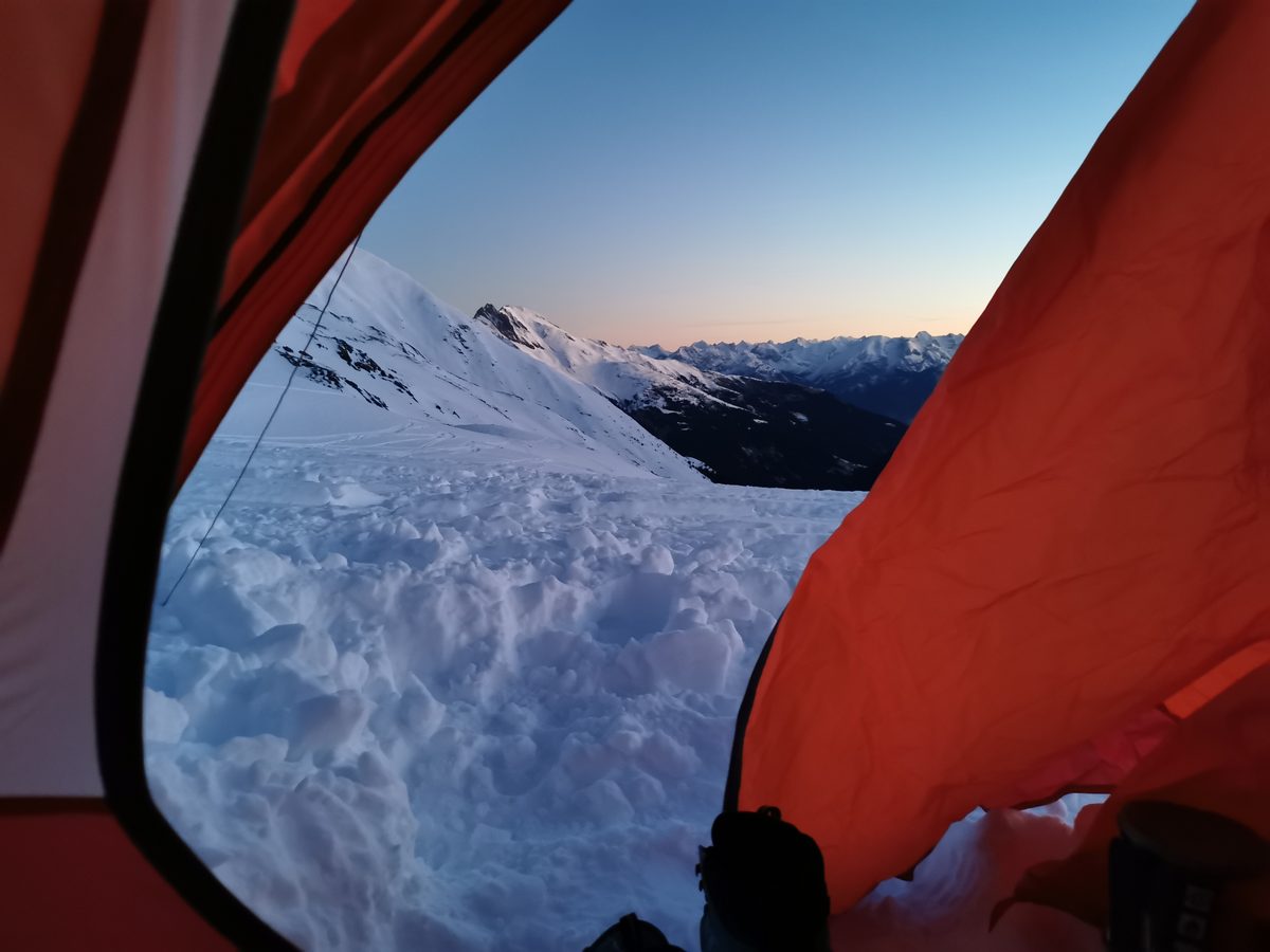 Winterbiwak mit Lagerbau